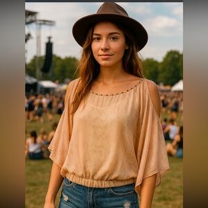 Umgee Sheer Open Shoulder Embellished Blouse Women’s M – Shimmer Snake Print